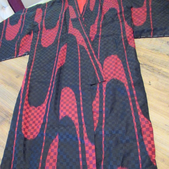 Authentic Japanese Kimono - Picture 10 of 12